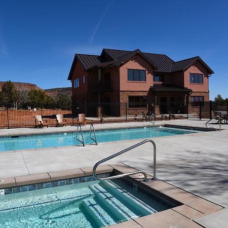 Beautiful Group Lodge With Private Pool In Kanab, Ut Exterior photo