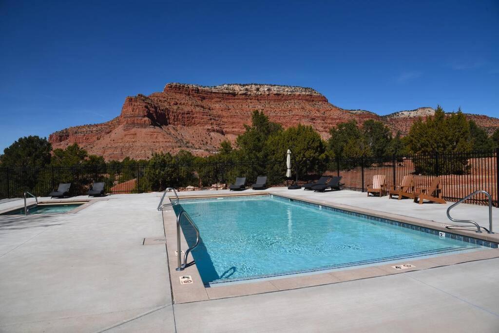 Beautiful Group Lodge With Private Pool In Kanab, Ut Exterior photo