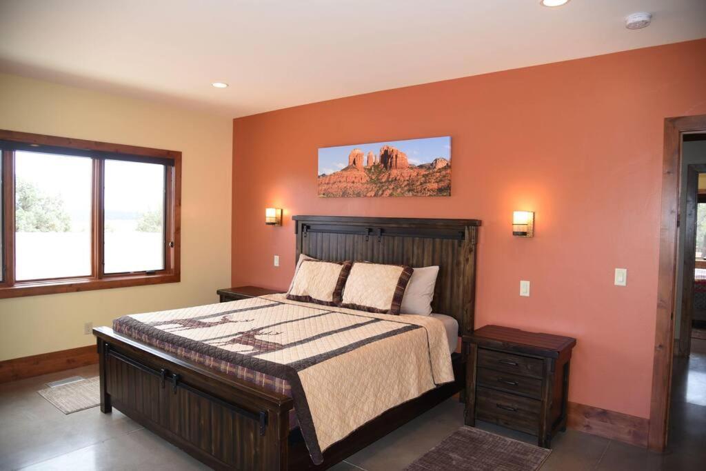 Beautiful Group Lodge With Private Pool In Kanab, Ut Exterior photo