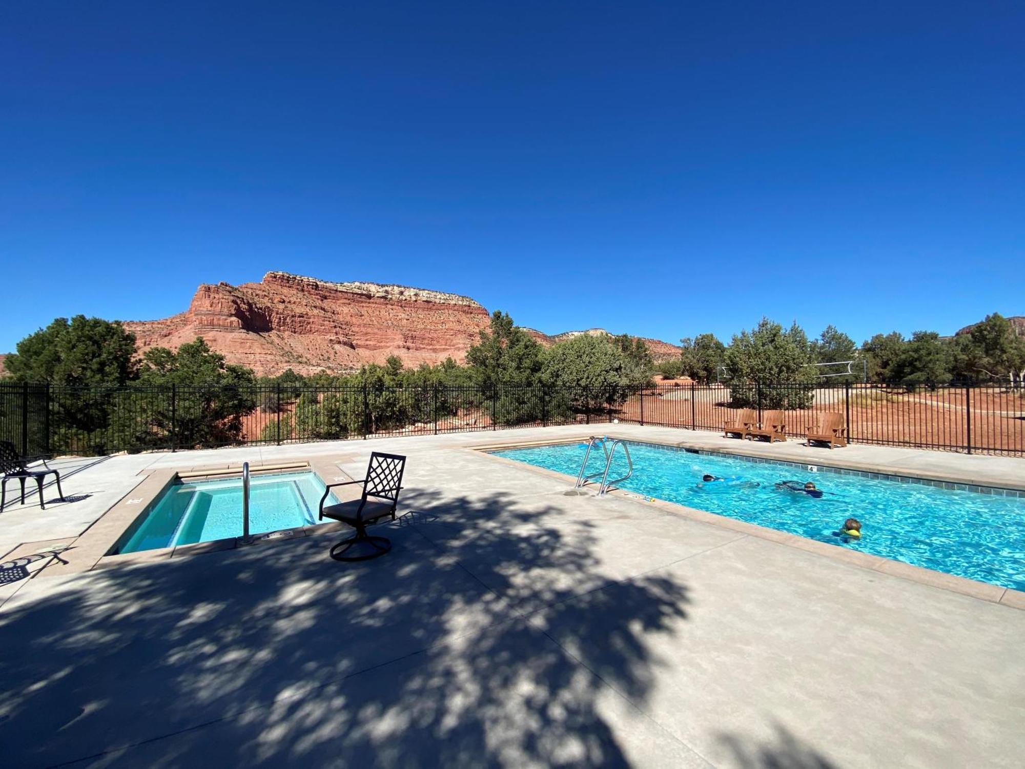 Beautiful Group Lodge With Private Pool In Kanab, Ut Exterior photo