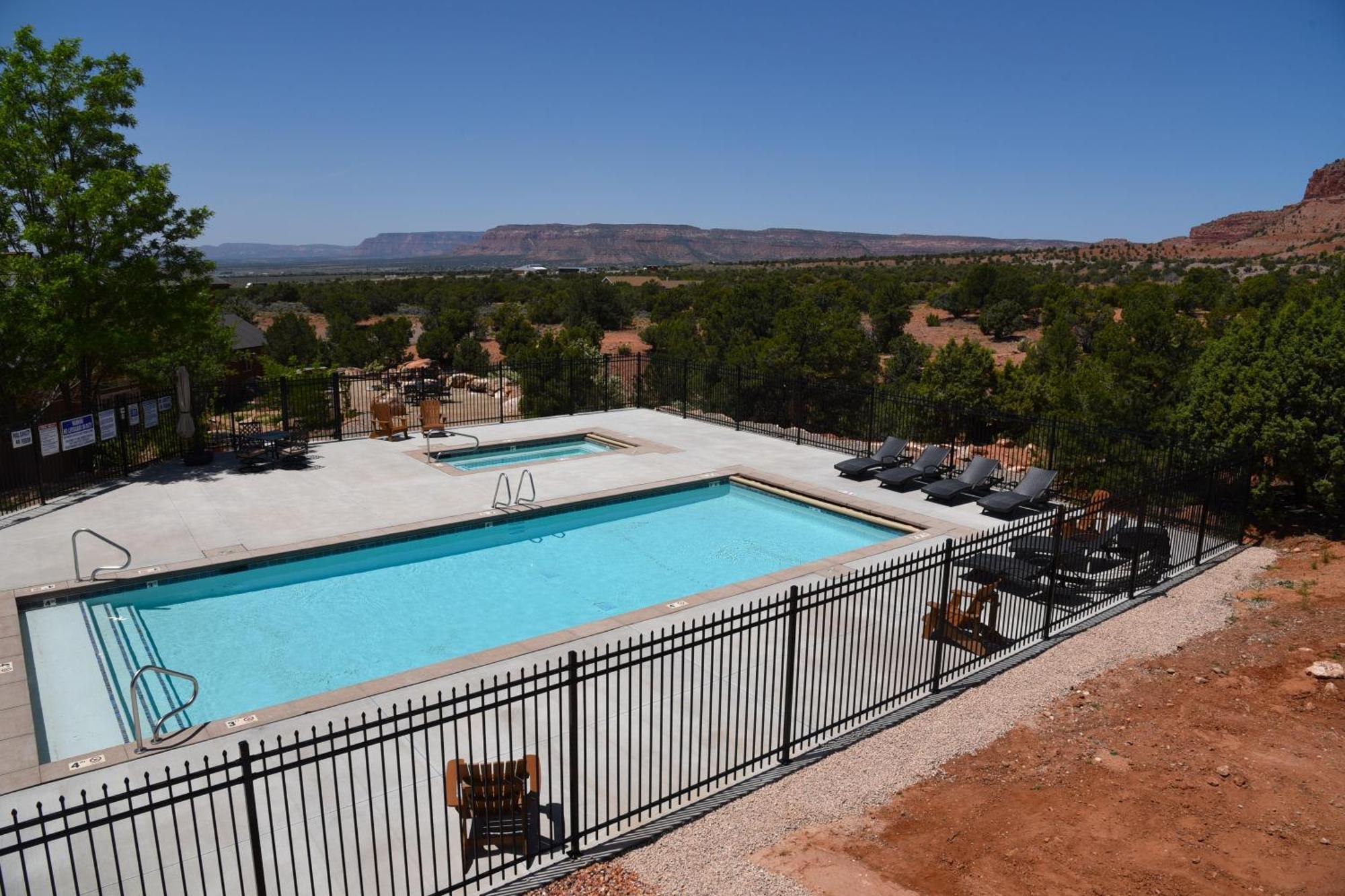 Beautiful Group Lodge With Private Pool In Kanab, Ut Exterior photo