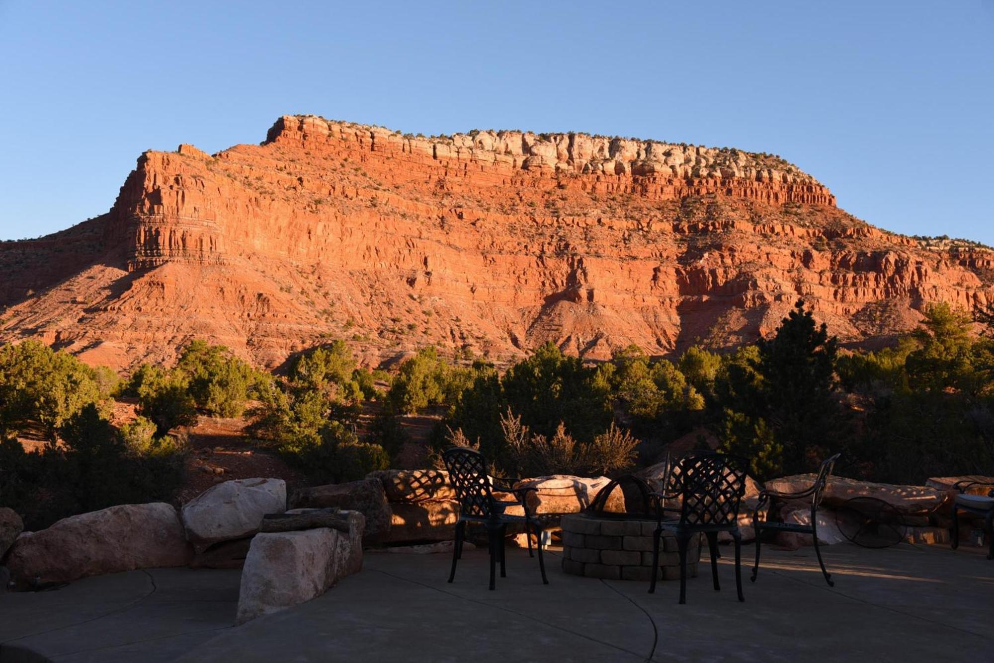 Beautiful Group Lodge With Private Pool In Kanab, Ut Exterior photo